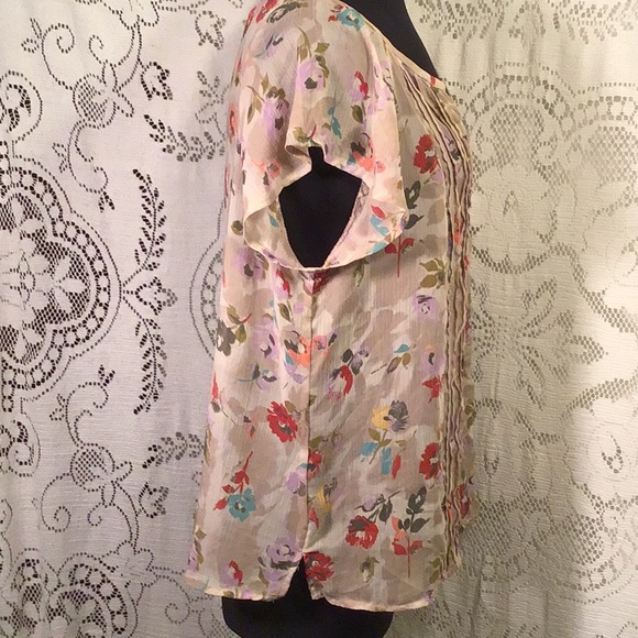 3/$10 - Floral, Flutter Sleeve Blouse - Picture 2 of 7